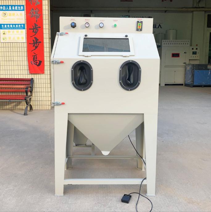 <strong>手動(dòng)箱式噴砂機(jī) 五金除銹無(wú)塵干式打沙噴</strong>